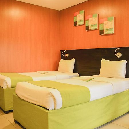 Jade Hotel And Suites Makati City Exterior foto